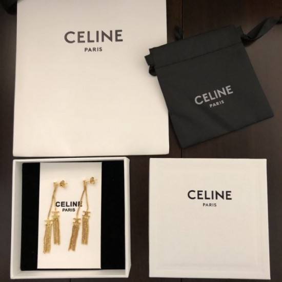 CELINE 2023FW earrings that are easy to balance CELINE 2023FW earrings that are easy to balance