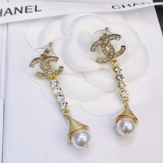 2023SS Earrings CHANEL Chanel with a retro feel 2023SS Earrings CHANEL Chanel with a retro feel