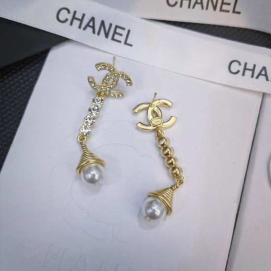 2023SS Earrings CHANEL Chanel with a retro feel 2023SS Earrings CHANEL Chanel with a retro feel