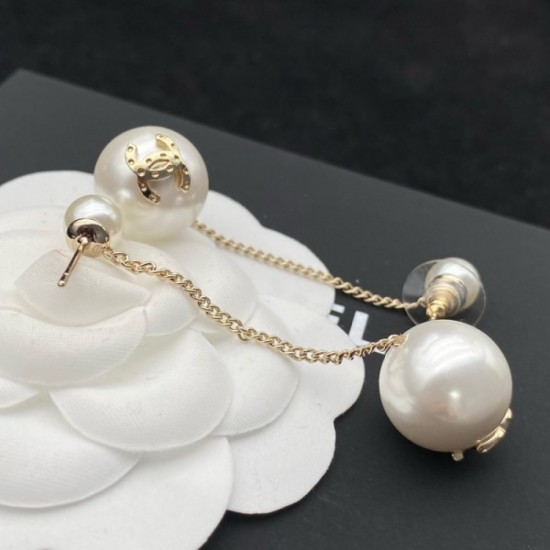 2023SS Earrings Widening the range of fashion CHANEL Chanel 2023SS Earrings Widening the range of fashion CHANEL Chanel