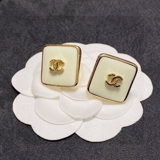 2023FW Earrings CHANEL Only one item available! VIP customer sale 2023FW Earrings CHANEL Only one item available! VIP customer sale