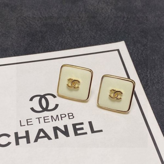 2023FW Earrings CHANEL Only one item available! VIP customer sale 2023FW Earrings CHANEL Only one item available! VIP customer sale