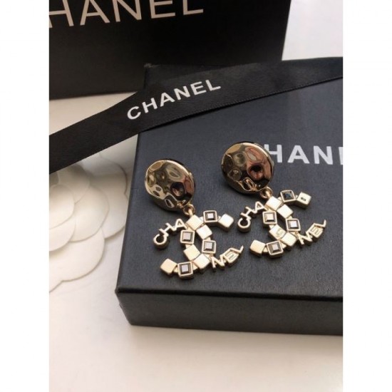 CHANEL CHANEL Winter-like and refreshing impression 2023FW earrings CHANEL CHANEL Winter-like and refreshing impression 2023FW earrings