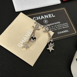 CHANEL CHANEL Fashionable people love it! 2023FW earrings
