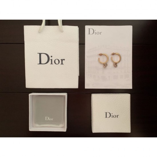 2023SS Earrings DIOR Dior active in spring and early summer 2023SS Earrings DIOR Dior active in spring and early summer