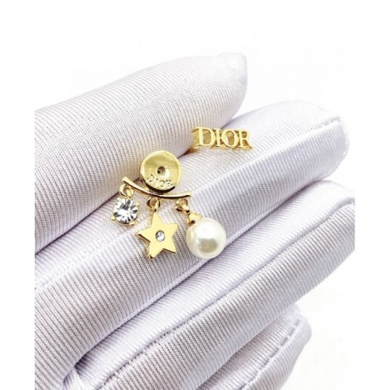2023SS Earrings Continue to be featured in spring and summer DIOR Dior 2023SS Earrings Continue to be featured in spring and summer DIOR Dior