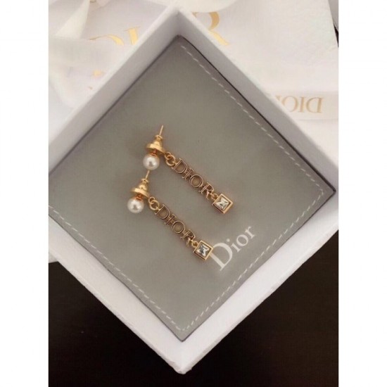 2023SS Earrings Great presence style DIOR Dior 2023SS Earrings Great presence style DIOR Dior