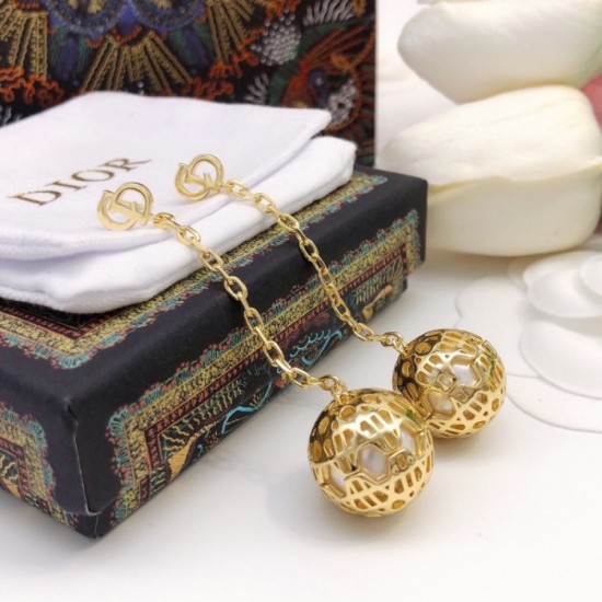 2023SS Earrings Super popular beauty products on sale DIOR Dior 2023SS Earrings Super popular beauty products on sale DIOR Dior