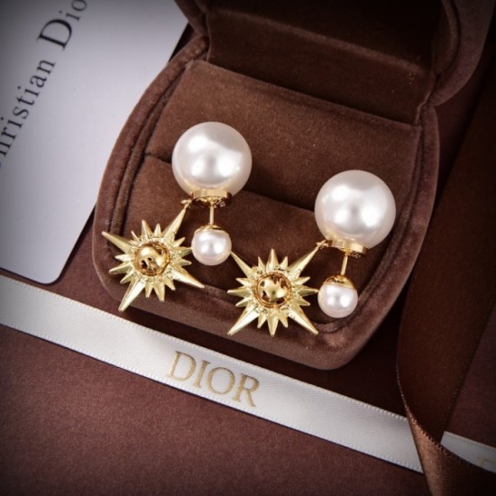 The arrival that is nice by 2023SS earrings sale DIOR Dior The arrival that is nice by 2023SS earrings sale DIOR Dior