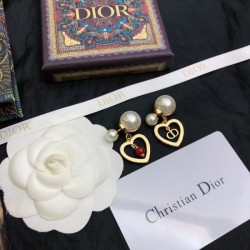 DIOR Dior Earrings 2023SS All you have to do is hold this down!