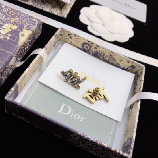 DIOR Dior earrings 2023SS outstanding attractive item DIOR Dior earrings 2023SS outstanding attractive item