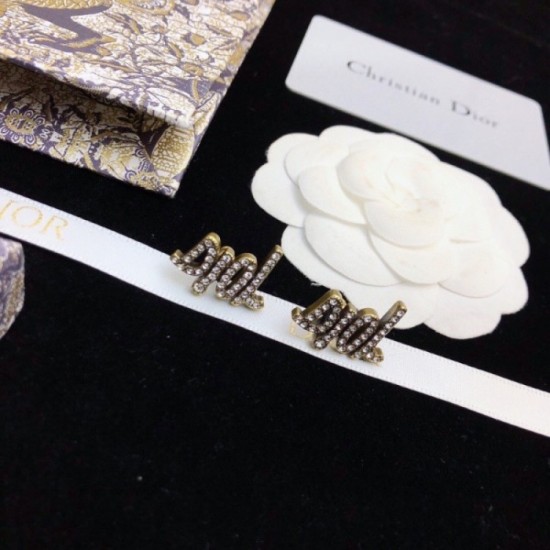 DIOR Dior earrings 2023SS outstanding attractive item DIOR Dior earrings 2023SS outstanding attractive item