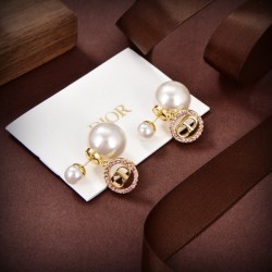 DIOR Dior Earrings 2023SS Magazines and towns are popular items
