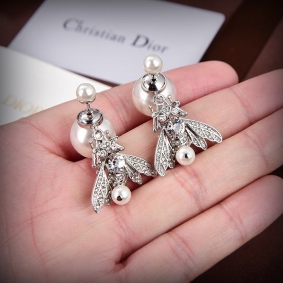 DIOR Dior Earrings 2023SS Aiming for fashionable seniors DIOR Dior Earrings 2023SS Aiming for fashionable seniors