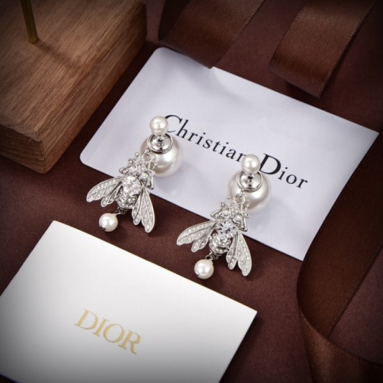 DIOR Dior Earrings 2023SS Aiming for fashionable seniors DIOR Dior Earrings 2023SS Aiming for fashionable seniors