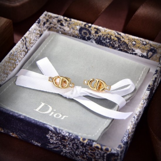 DIOR Dior earrings 2023SS overseas fashion new DIOR Dior earrings 2023SS overseas fashion new