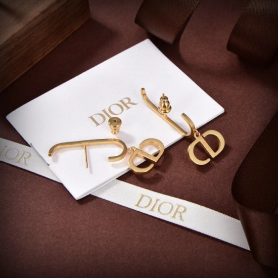 DIOR Dior Earrings 2023SS Definitely recommended popular new work DIOR Dior Earrings 2023SS Definitely recommended popular new work