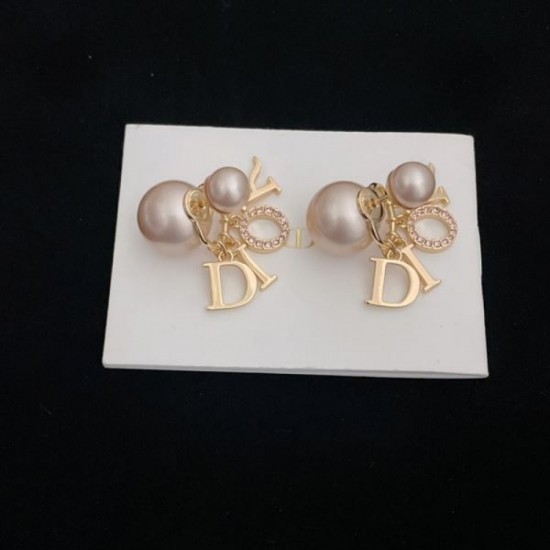 2023FW Earrings DIOR Dior Popular new items that are definitely recommended 2023FW Earrings DIOR Dior Popular new items that are definitely recommended