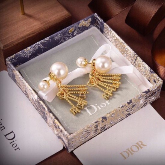 2023FW Earrings DIOR Dior Popular new items for this fall 2023FW Earrings DIOR Dior Popular new items for this fall