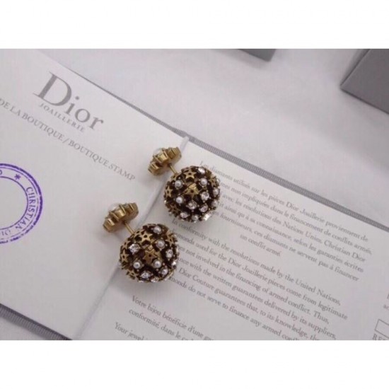 2023FW Earrings DIOR Dior Autumn/Winter new items that are attracting a lot of attention 2023FW Earrings DIOR Dior Autumn/Winter new items that are attracting a lot of attention