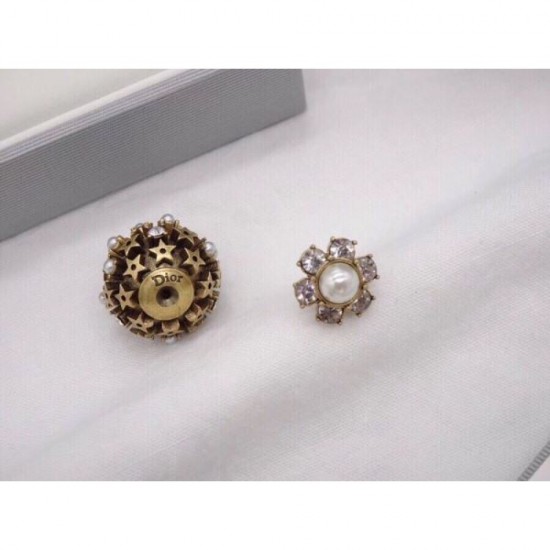 2023FW Earrings DIOR Dior Autumn/Winter new items that are attracting a lot of attention 2023FW Earrings DIOR Dior Autumn/Winter new items that are attracting a lot of attention