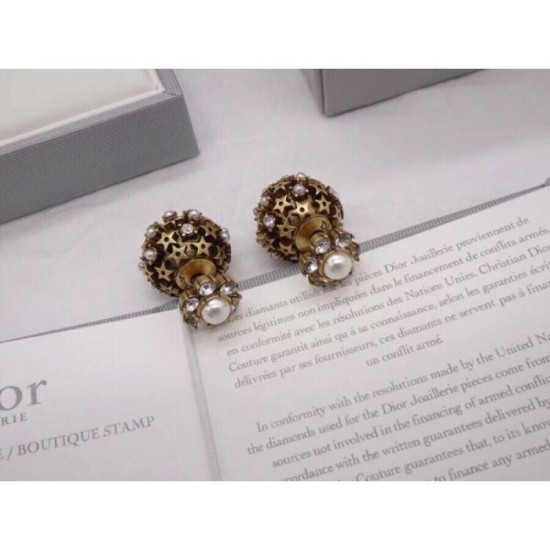 2023FW Earrings DIOR Dior Autumn/Winter new items that are attracting a lot of attention 2023FW Earrings DIOR Dior Autumn/Winter new items that are attracting a lot of attention