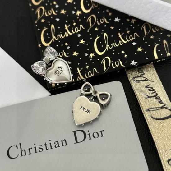 2023FW Earrings DIOR Dior The strongest item this fall/winter 2023FW Earrings DIOR Dior The strongest item this fall/winter
