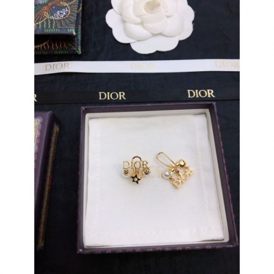 2023FW Earrings DIOR Dior Cute Sold out Very popular 2023FW Earrings DIOR Dior Cute Sold out Very popular