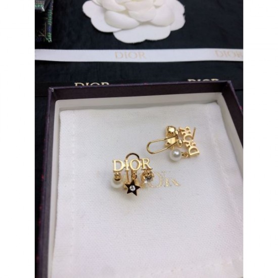 2023FW Earrings DIOR Dior Cute Sold out Very popular 2023FW Earrings DIOR Dior Cute Sold out Very popular