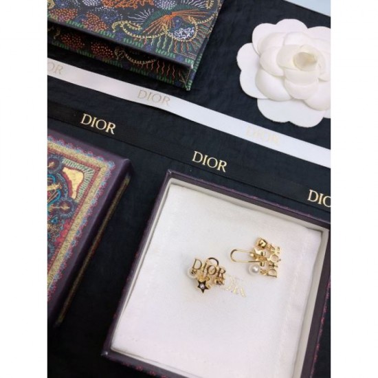2023FW Earrings DIOR Dior Cute Sold out Very popular 2023FW Earrings DIOR Dior Cute Sold out Very popular