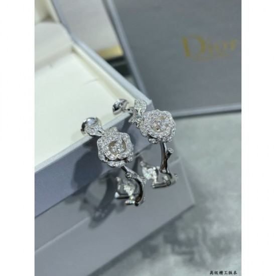 DIOR This winter stock clearance sale 2023FW earrings DIOR This winter stock clearance sale 2023FW earrings