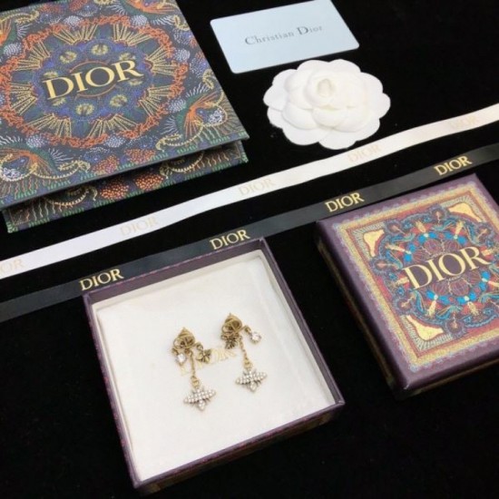 DIOR Dior 2023FW earrings to watch this fall/winter DIOR Dior 2023FW earrings to watch this fall/winter