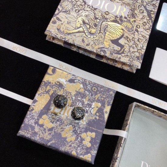 DIOR Dior New Winter 2023FW earrings you can't take your eyes off of DIOR Dior New Winter 2023FW earrings you can't take your eyes off of