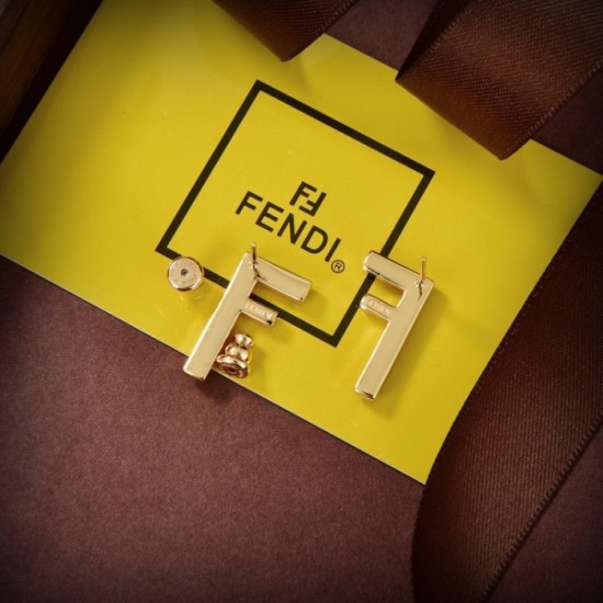 FENDI Fendi Earrings 2023SS Dress with a clean impression FENDI Fendi Earrings 2023SS Dress with a clean impression