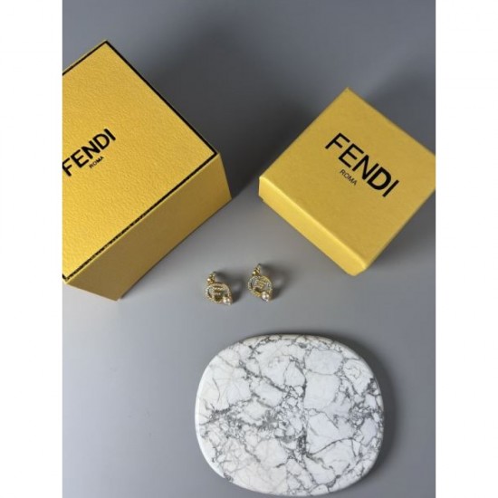 2023FW earrings FENDI The perfect color for early autumn 2023FW earrings FENDI The perfect color for early autumn