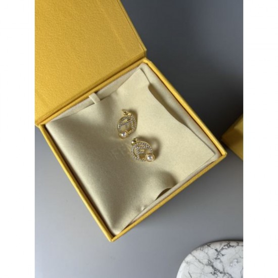 2023FW earrings FENDI The perfect color for early autumn 2023FW earrings FENDI The perfect color for early autumn