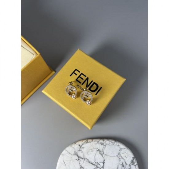 2023FW earrings FENDI The perfect color for early autumn 2023FW earrings FENDI The perfect color for early autumn