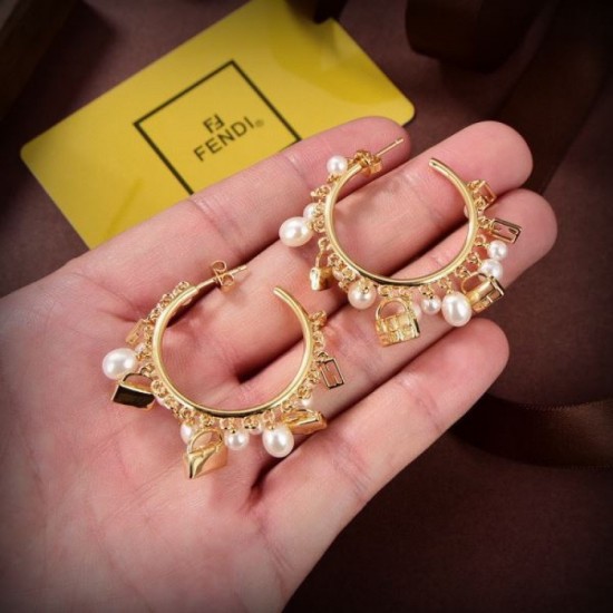2023FW earrings FENDI Get the latest sale price 2023FW earrings FENDI Get the latest sale price