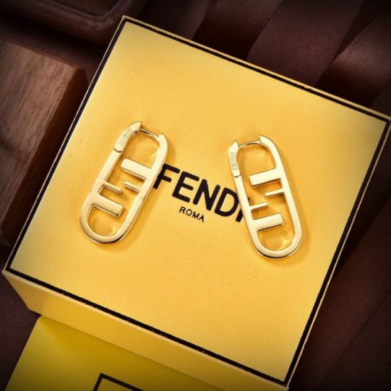 FENDI Light winter coordination 2023FW earrings FENDI Light winter coordination 2023FW earrings