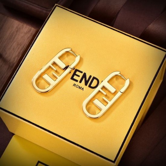 FENDI Light winter coordination 2023FW earrings FENDI Light winter coordination 2023FW earrings
