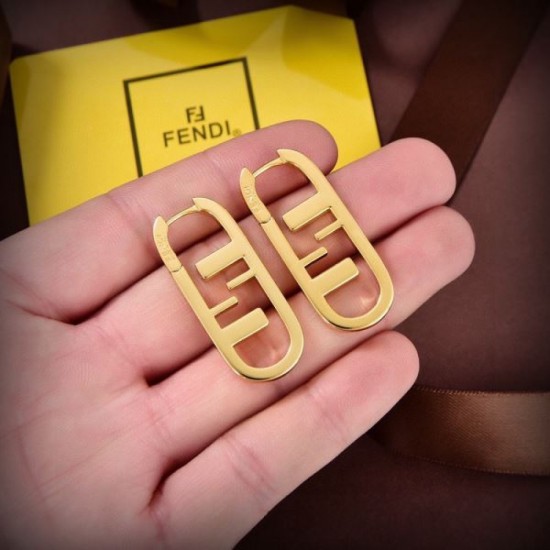 FENDI Light winter coordination 2023FW earrings FENDI Light winter coordination 2023FW earrings