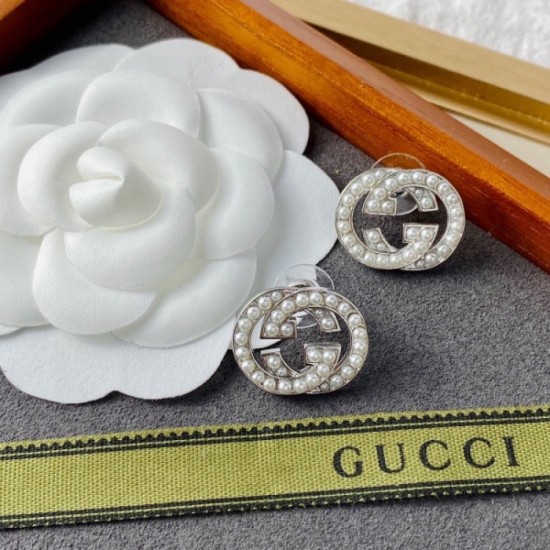 GUCCI Gucci which is usable without asking 2023SS earrings scene GUCCI Gucci which is usable without asking 2023SS earrings scene