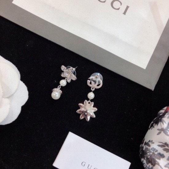 GUCCI Gucci Earrings 2023SS For an elegant casual outfit GUCCI Gucci Earrings 2023SS For an elegant casual outfit