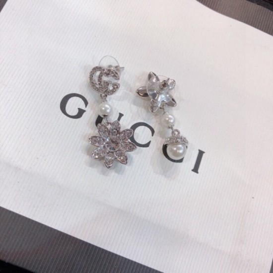 GUCCI Gucci Earrings 2023SS For an elegant casual outfit GUCCI Gucci Earrings 2023SS For an elegant casual outfit