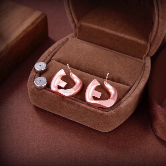 GIVENCHY The strongest item for winter 2023FW earrings GIVENCHY The strongest item for winter 2023FW earrings