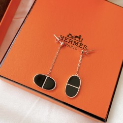 2023SS Earrings HERMES Hermes to make a cool impression