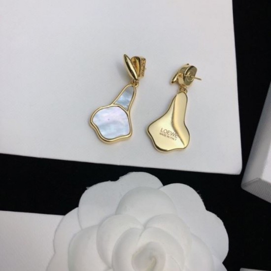 LOEWE 2023FW earrings with a casual atmosphere LOEWE 2023FW earrings with a casual atmosphere