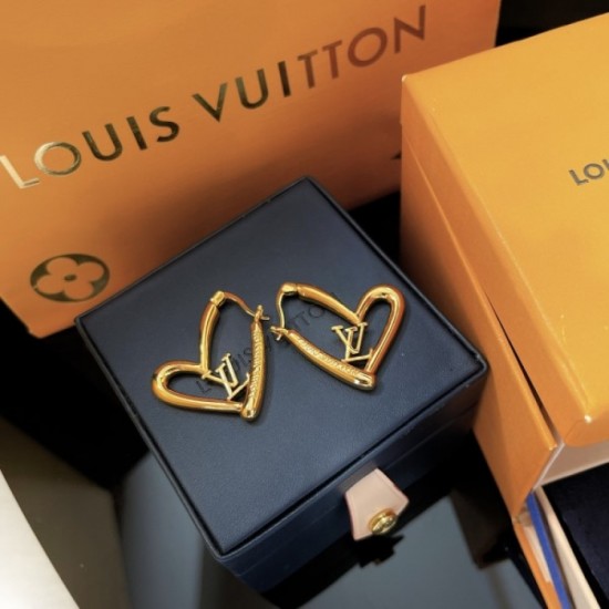 LOUIS VUITTON LOUIS VUITTON where 2023SS earring logo is beautiful LOUIS VUITTON LOUIS VUITTON where 2023SS earring logo is beautiful