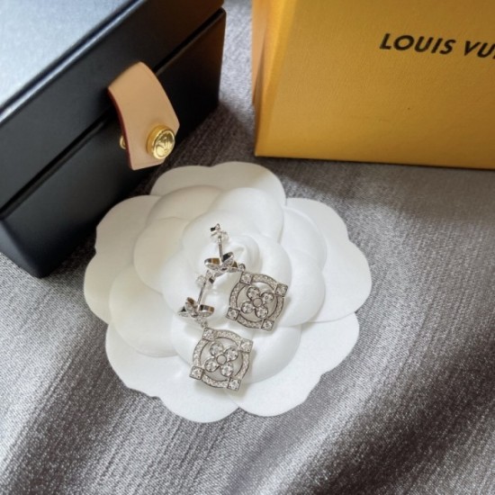 2023SS earrings new stock rare LOUIS VUITTON Louis Vuitton 2023SS earrings new stock rare LOUIS VUITTON Louis Vuitton