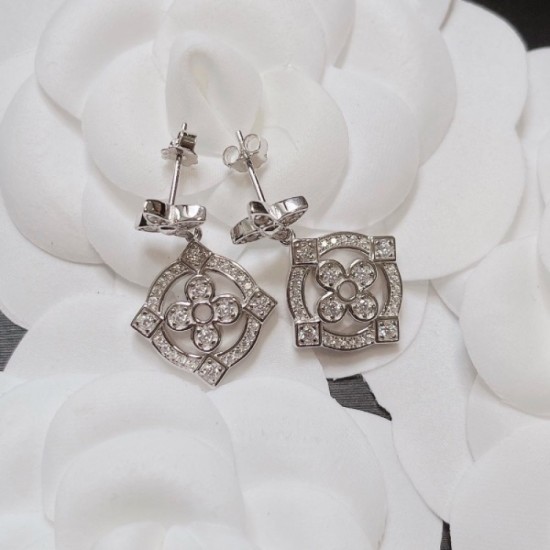 2023SS earrings new stock rare LOUIS VUITTON Louis Vuitton 2023SS earrings new stock rare LOUIS VUITTON Louis Vuitton